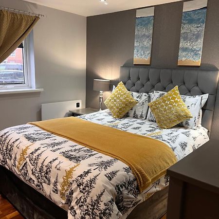 Cockledora, A Luxury Ground Floor Beachfront Apartment Llanelli Eksteriør billede