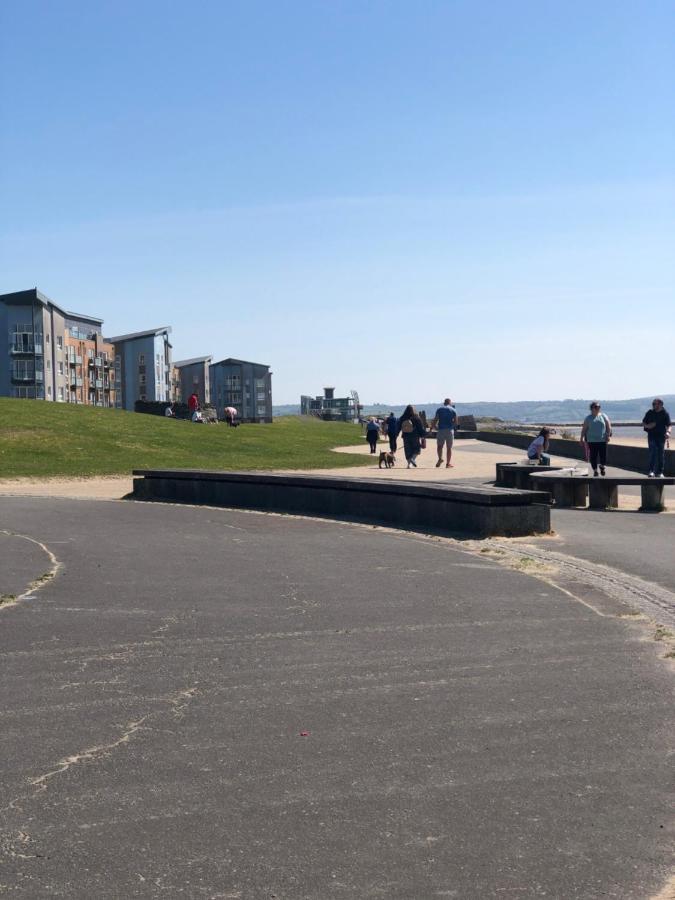 Cockledora, A Luxury Ground Floor Beachfront Apartment Llanelli Eksteriør billede
